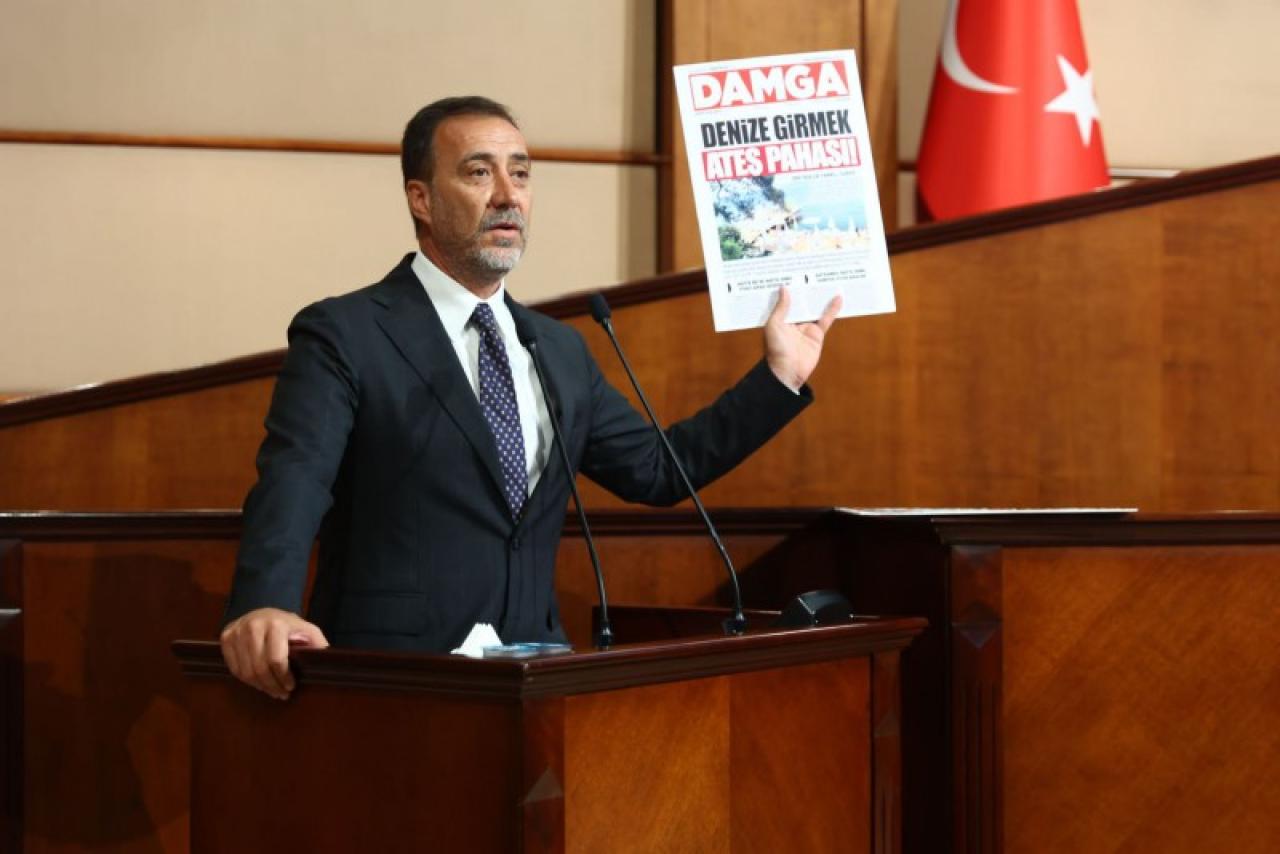 Otomobil ile minibüs çarpıştı: 11 yaralı