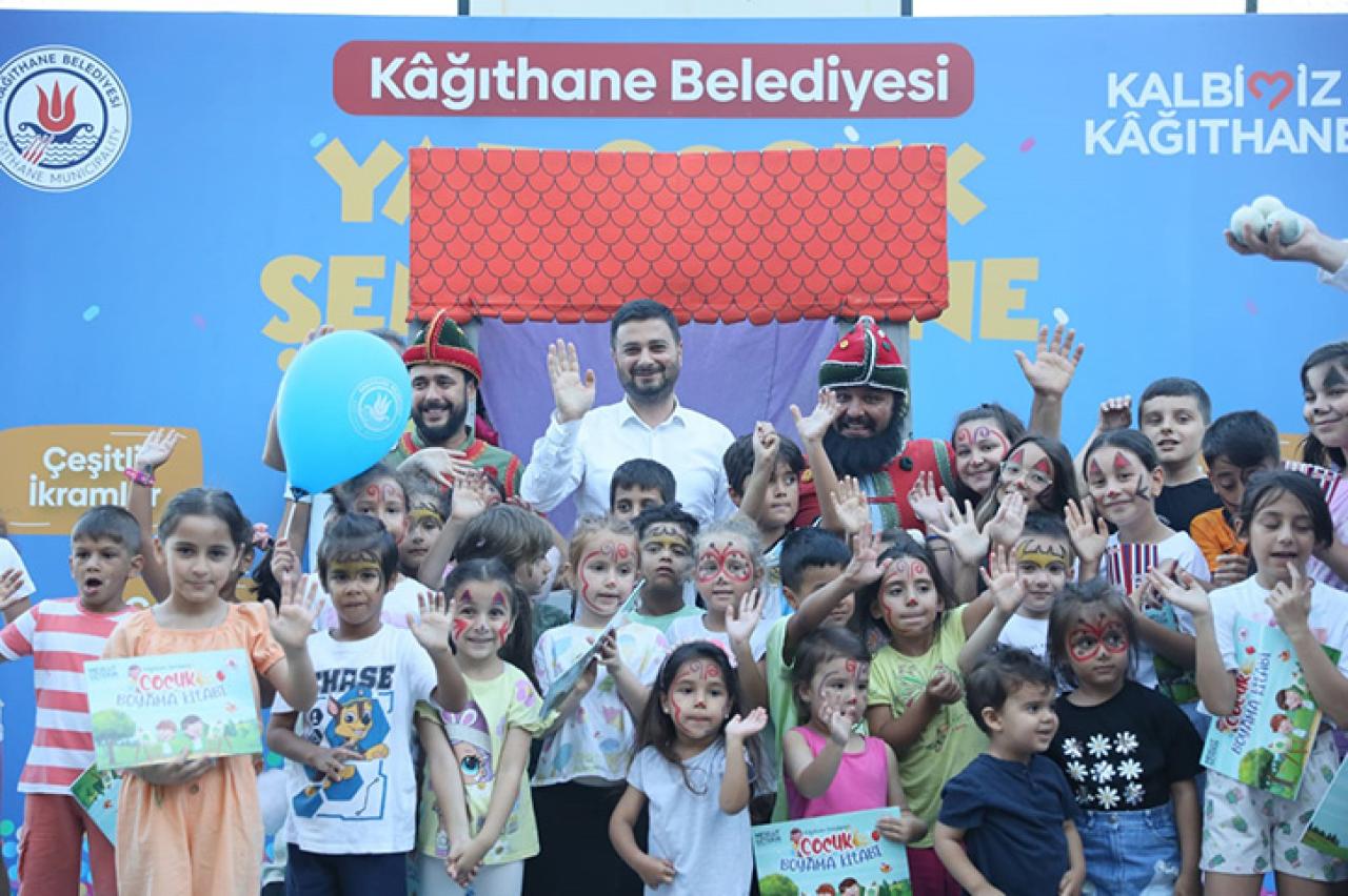 Polisi görünce sahte paraları atarak kaçmaya çalıştı