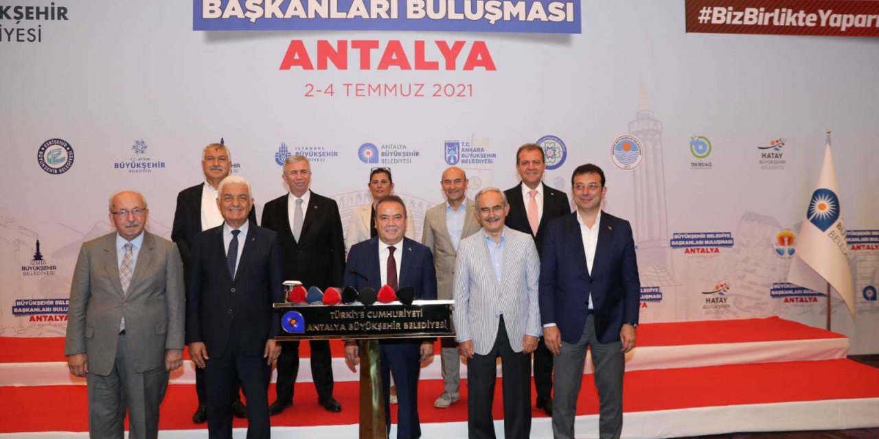 11 BÜYÜKŞEHİR BELEDİYE BAŞKANI, "CUMHURBAŞKANI İLE EN KISA SÜREDE TOPLANTI" TALEP ETTİ