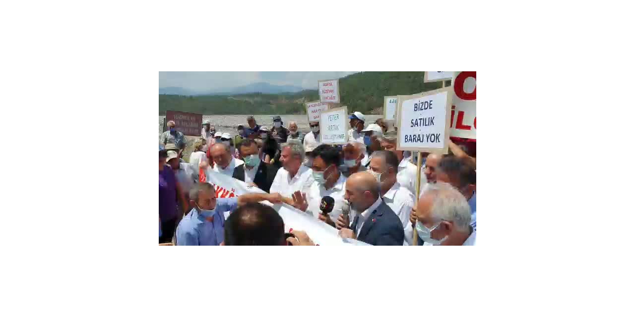 CHP, AKKÖPRÜ BARAJI’NIN SATILMASINA KARŞI EYLEMDE: “BUNLAR HARAMZADE. SATTIRMAYACAĞIZ”