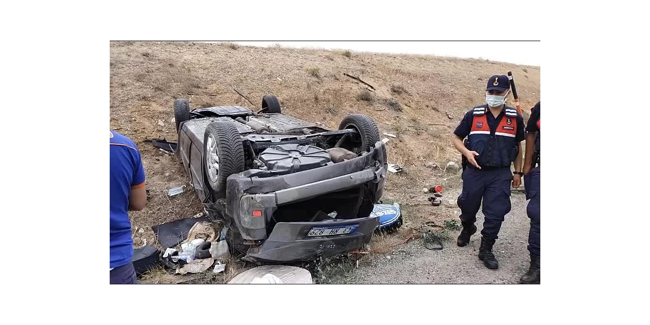 ARKA KOLTUKTA OTURAN YOLCU OTOMOBİLDEN YOLA FIRLADI: 1 ÖLÜ 2 YARALI
