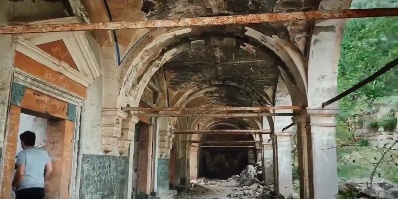 İBB GENEL SEKRETER YARDIMCISI POLAT, HARABE HALDEKİ TARİHİ ENDÜRLÜK KİLİSESİNİ PAYLAŞTI: "HEPİMİZ İÇİN UTANÇ VERİCİ"