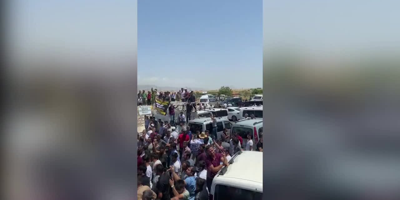 TÜTÜN ÜRETCİLERİ BUGÜN DE KAHTA-ADIYAMAN VE MALATYA-ÇELİKHAN YOLLARINI TRAFİĞE KAPATTI