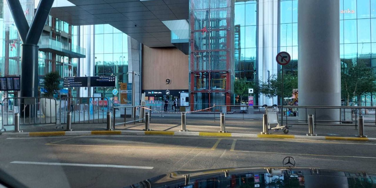 İSTANBUL EMNİYET MÜDÜRLÜĞÜ: HAVALİMANINDA BULUNAN ŞÜPHELİ PAKETTEN ÇAMAŞIR ÇIKTI