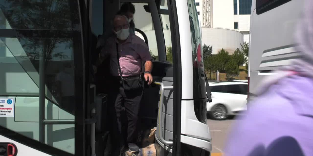 TOZKOPARANLILAR, ERDOĞAN’IN ‘BELEDİYE ÖNÜNDE OTURUN’ SÖZLERİNİ HATIRLATTI: “CUMHURBAŞKANIMIZ GELMEDİ”