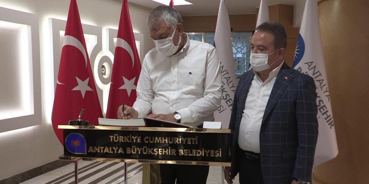 ZEYDAN KARALAR’DAN MUHİTTİN BÖCEK’E ZİYARET