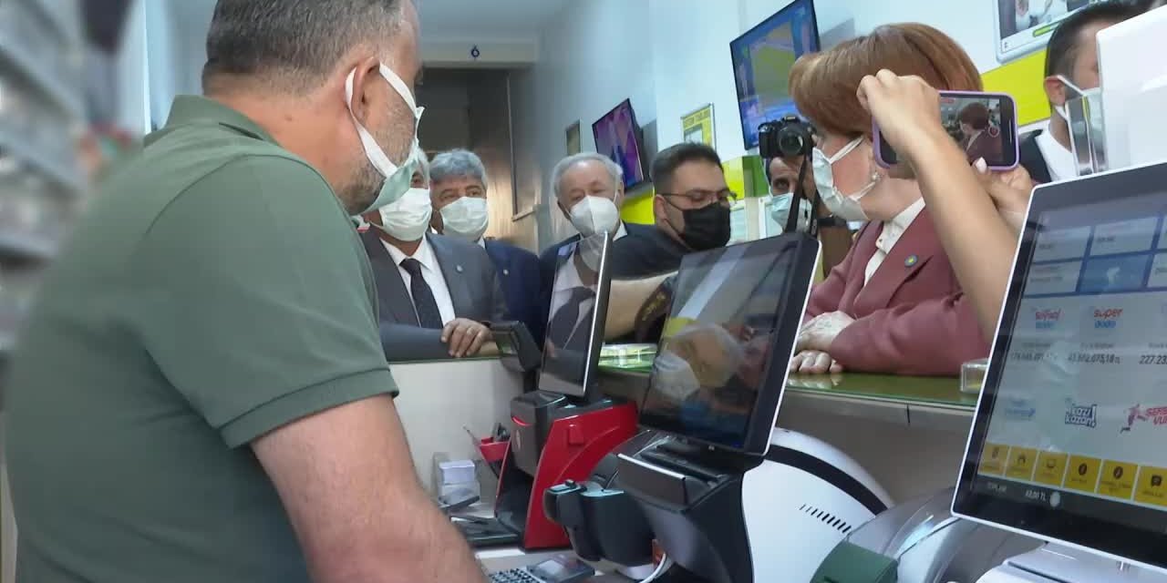 KANSER HASTASI KADINDAN AKŞENER'E: "BU DEVLETE 20 YIL HİZMET ETTİM YEMEYE EKMEK BULAMIYORUM"