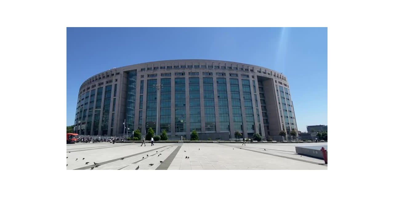 Otluk Alanda Yükselen Alevler Geceyi Aydınlattı