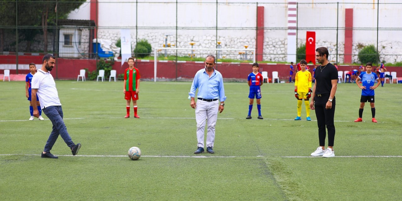 BAYRAKLI BELEDİYESİ'NDEN ANLAMLI TURNUVA