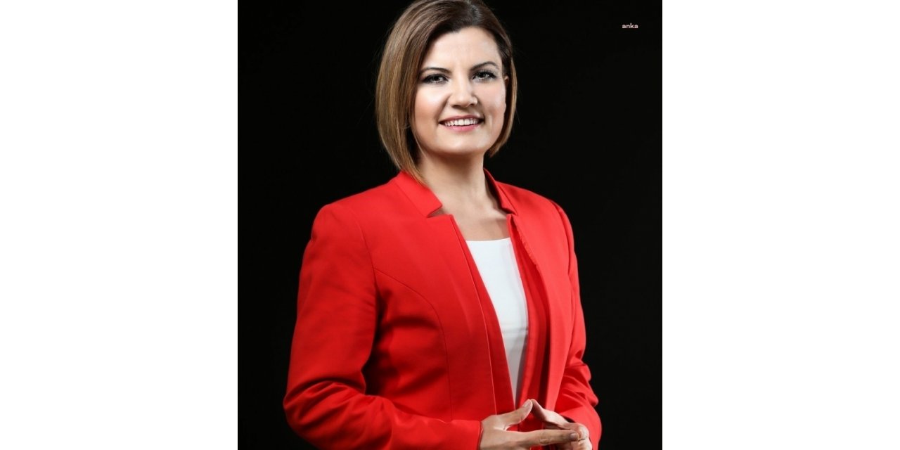 İZMİT BELEDİYE BAŞKANI HÜRRİYET, İZMİT HALKINI YAZ BOYU SÜRECEK SANATSAL ETKİNLİKLERE DAVET ETTİ