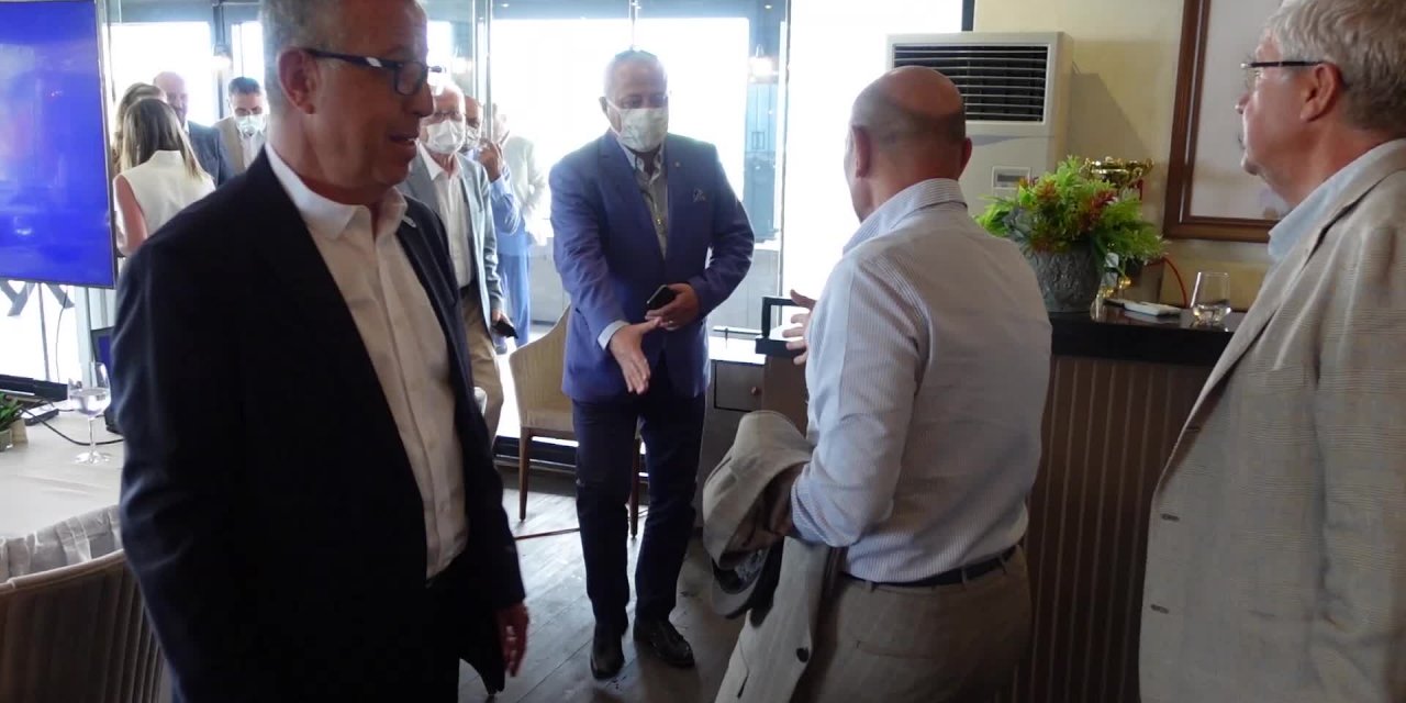 TUNÇ SOYER: İZMİR'E GIPTAYLA BAKIYORLAR