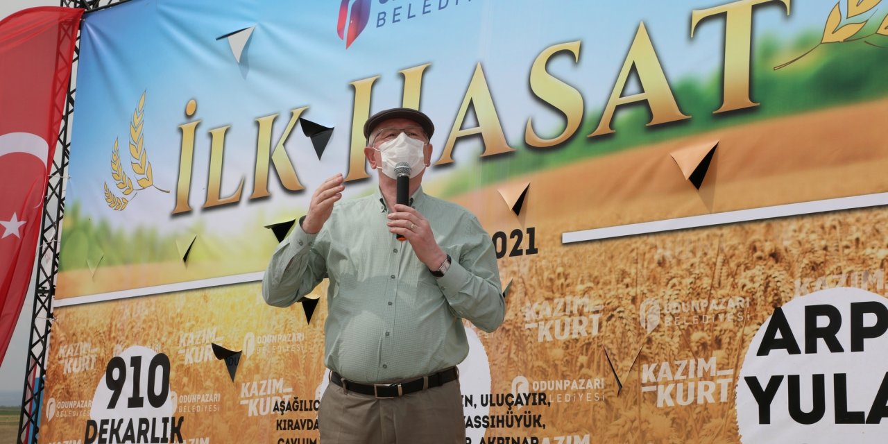ODUNPAZARI BELEDİYESİ, İLK HASADI KALKANLI'DA YAPTI