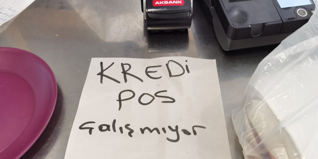 AKBANK, ERİŞİM SORUNU NEDENİYLE KREDİ VE KREDİ KARTI ÖDEMELERİNİ FAİZSİZ OLARAK BİR GÜN ERTELEDİ