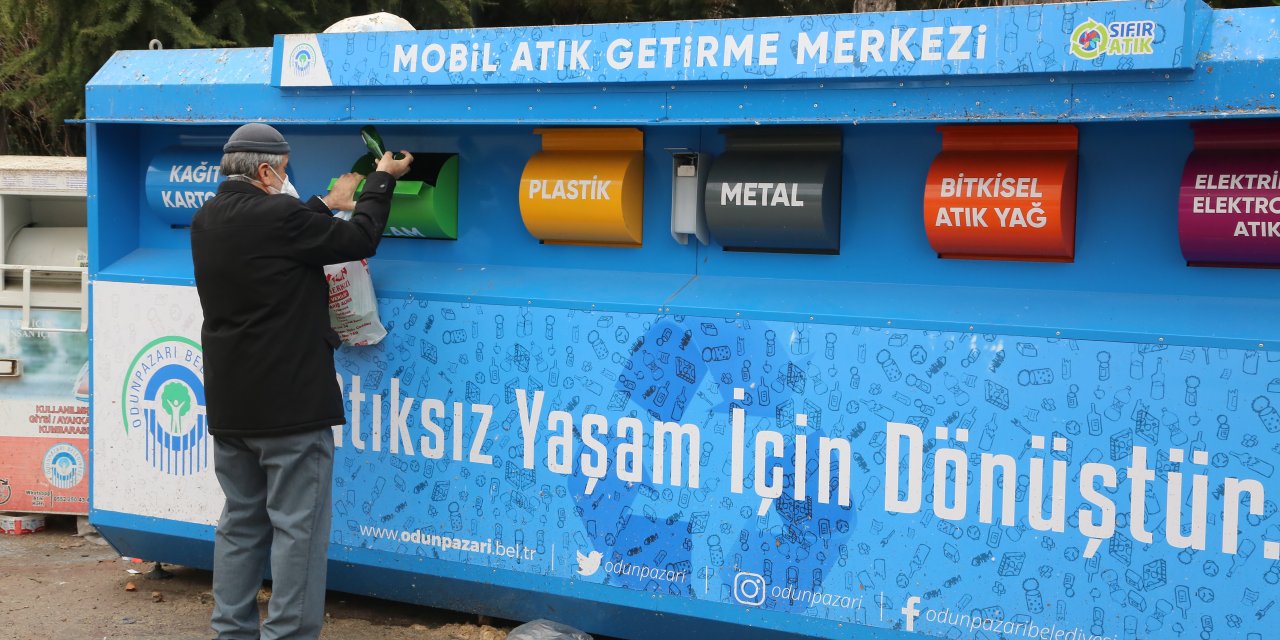 ODUNPAZARI BELEDİYESİ GERİ DÖNÜŞÜM AĞINI GENİŞLETİYOR