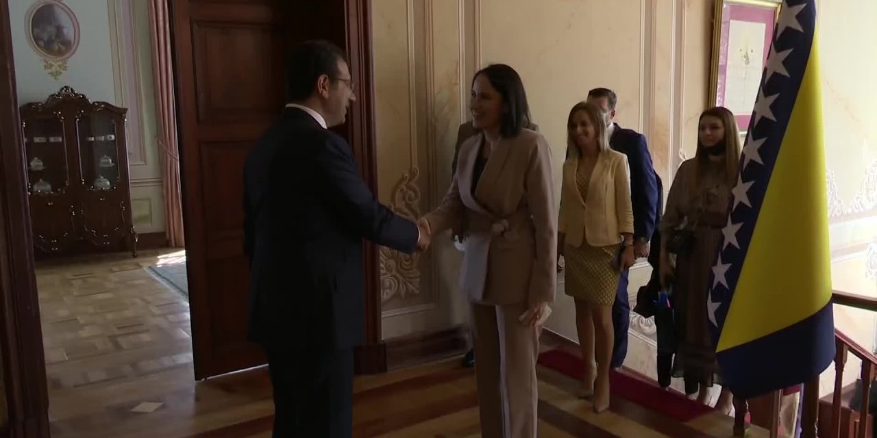 İMAMOĞLU, SARAYBOSNA BELEDİYE BAŞKANI BENJAMİNA KARİC’İ EMİRGAN’DAKİ BEYAZ KÖŞK’TE AĞIRLADI