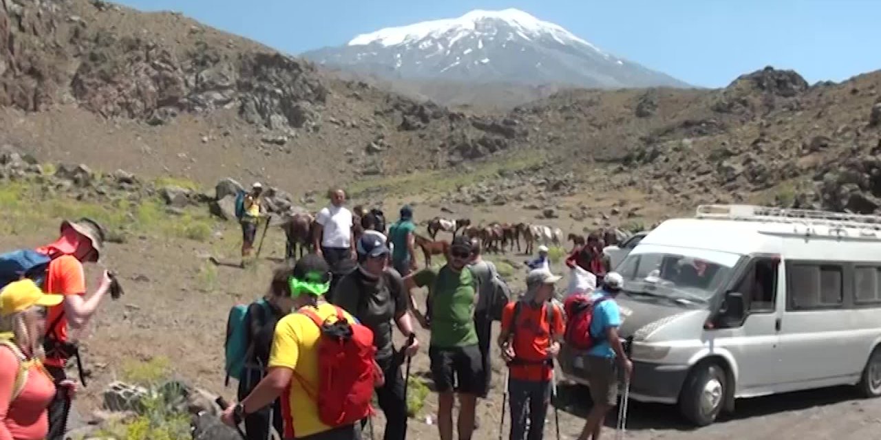 AĞRI DAĞI TIRMANIŞA AÇILDI