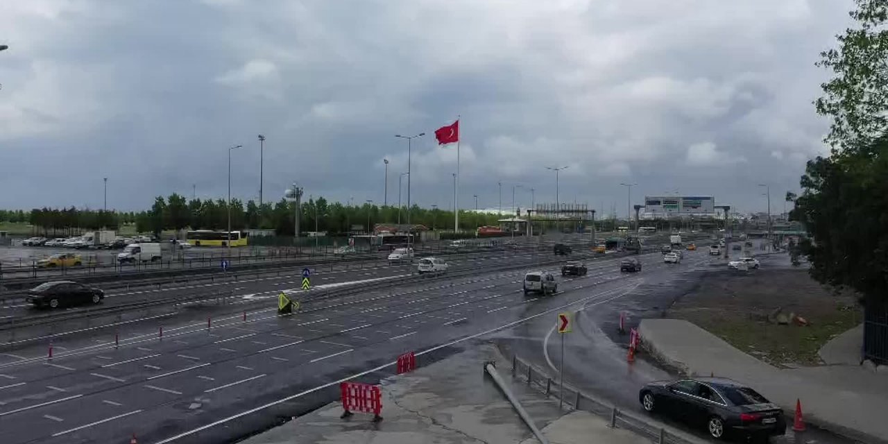 İBB, AVRASYA TÜNELİ AVRUPA ÇIKIŞI’NDAKİ TRAFİK SORUNUNU ÇÖZMEK İÇİN TRANSİT YOL İNŞA ETTİ