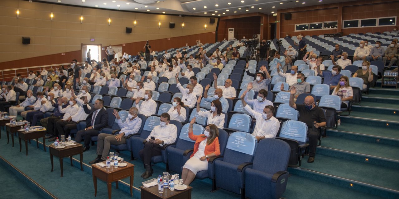 VAHAP SEÇER’DEN “MİLLET BAHÇESİ” TEPKİSİ: "HÜLLE"