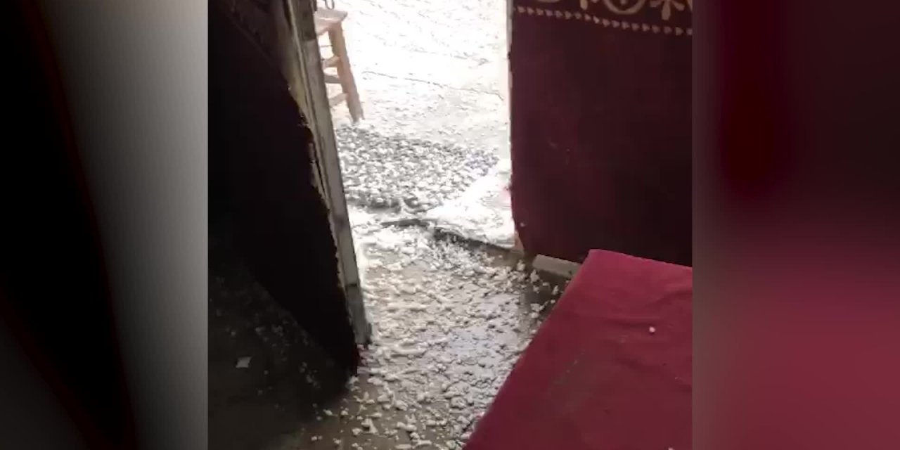 IĞDIR’I 15 DAKİKALIK FIRTINA VE DOLU VURDU
