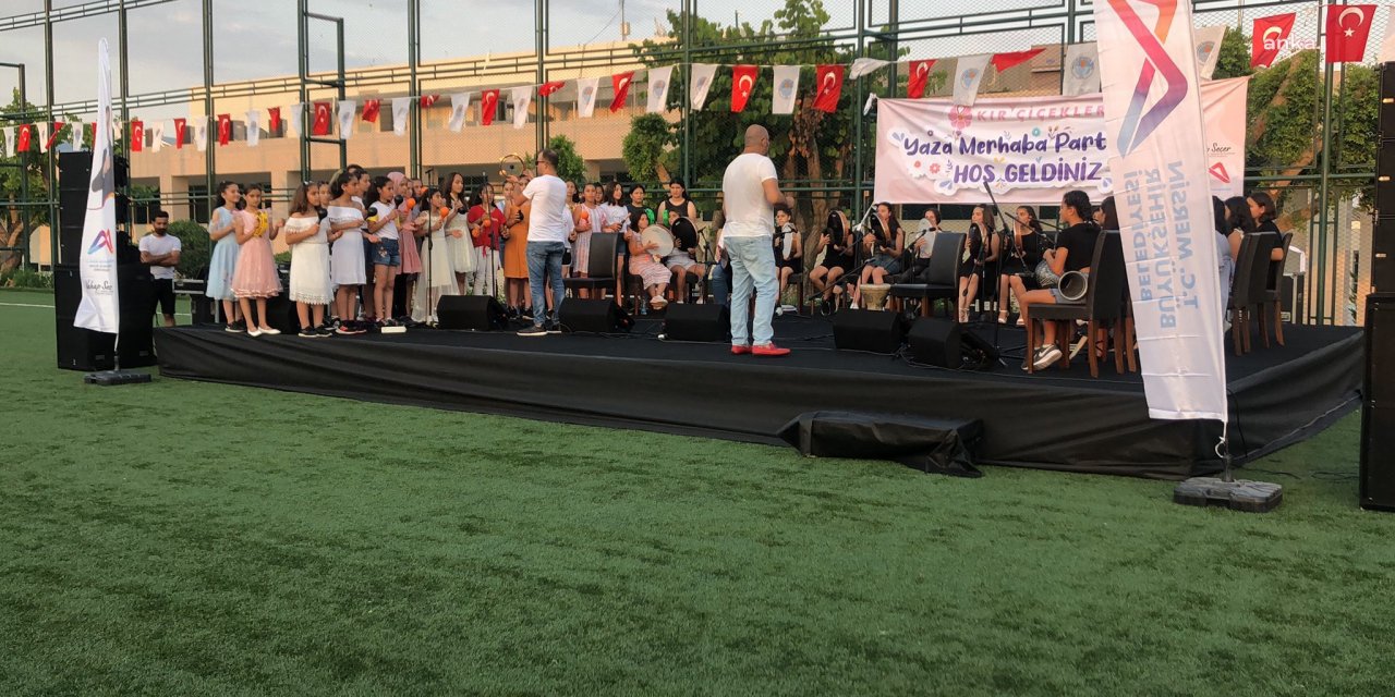 MERSİN BÜYÜKŞEHİR’DEN KIR ÇİÇEKLERİ’NE “YAZA MERHABA” PARTİSİ