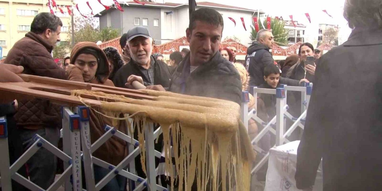 SULTANGAZİ’DE 3. GELENEKSEL KUYMAK FESTİVALİ BAŞLADI