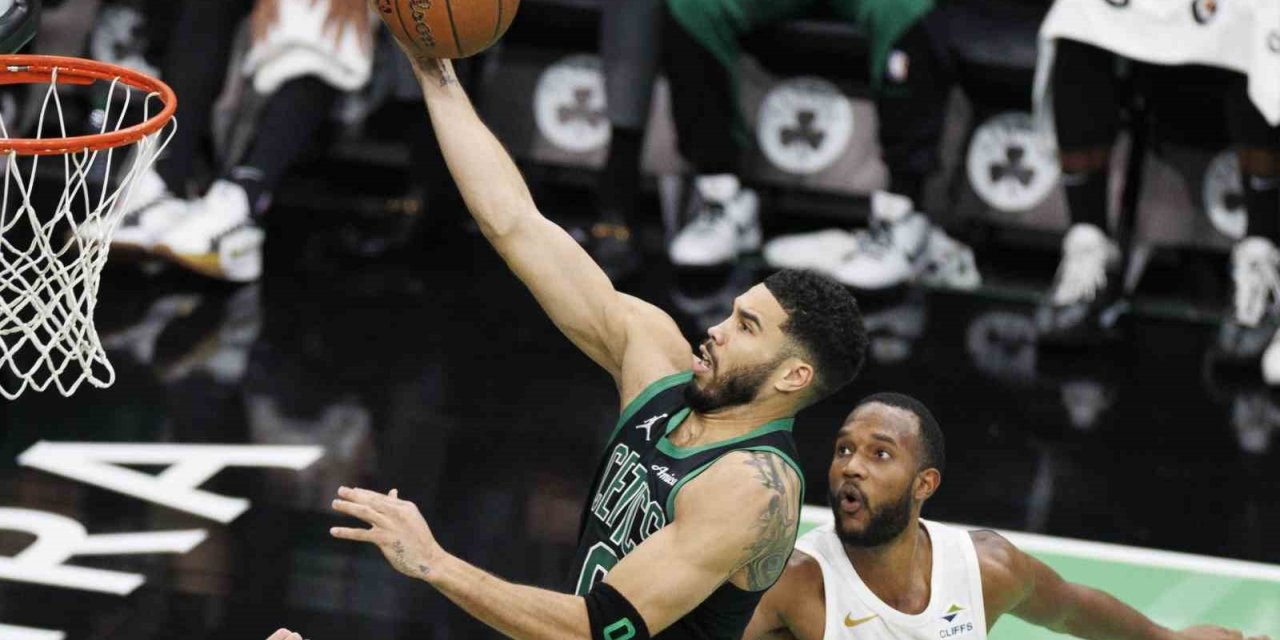 CLEVELAND CAVALİERS’IN 15 MAÇLIK GALİBİYET SERİSİ BOSTON’DA SONA ERDİ