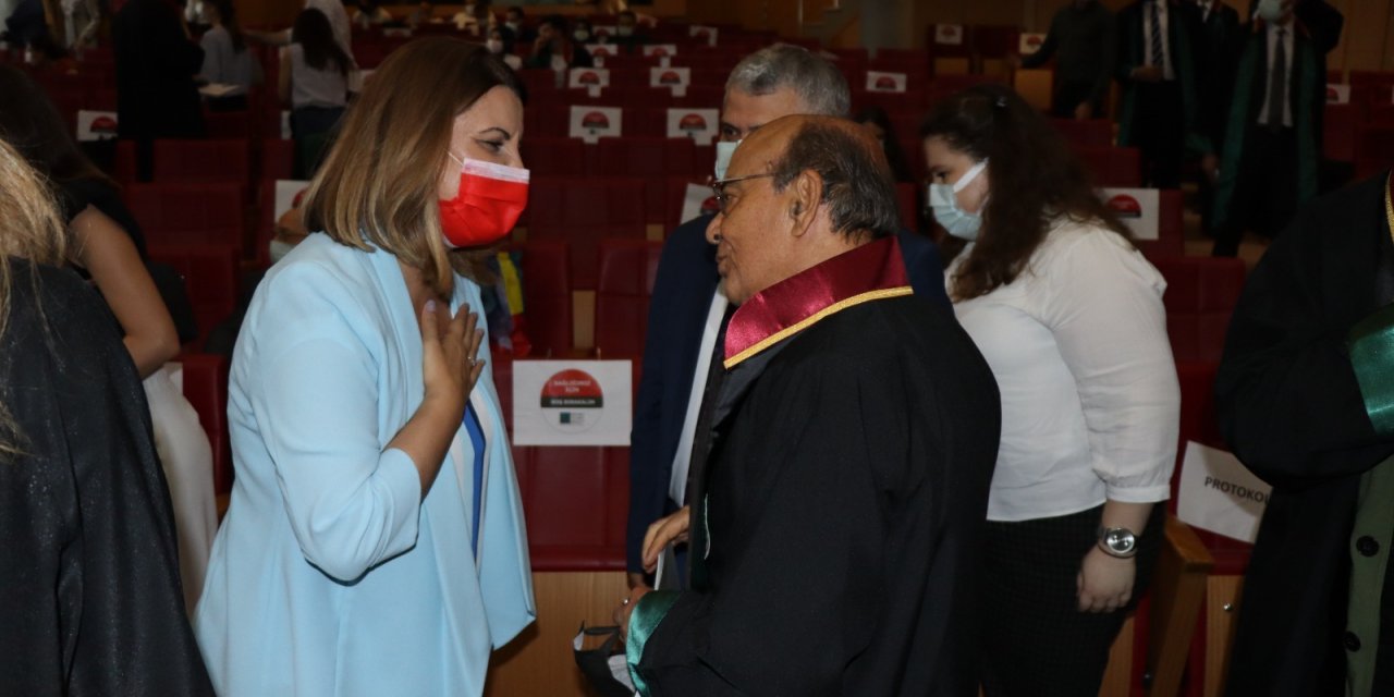 İZMİT BELEDİYE BAŞKANI HÜRRİYET, KOCAELİ BAROSU GENEL KURULU’NA KATILDI