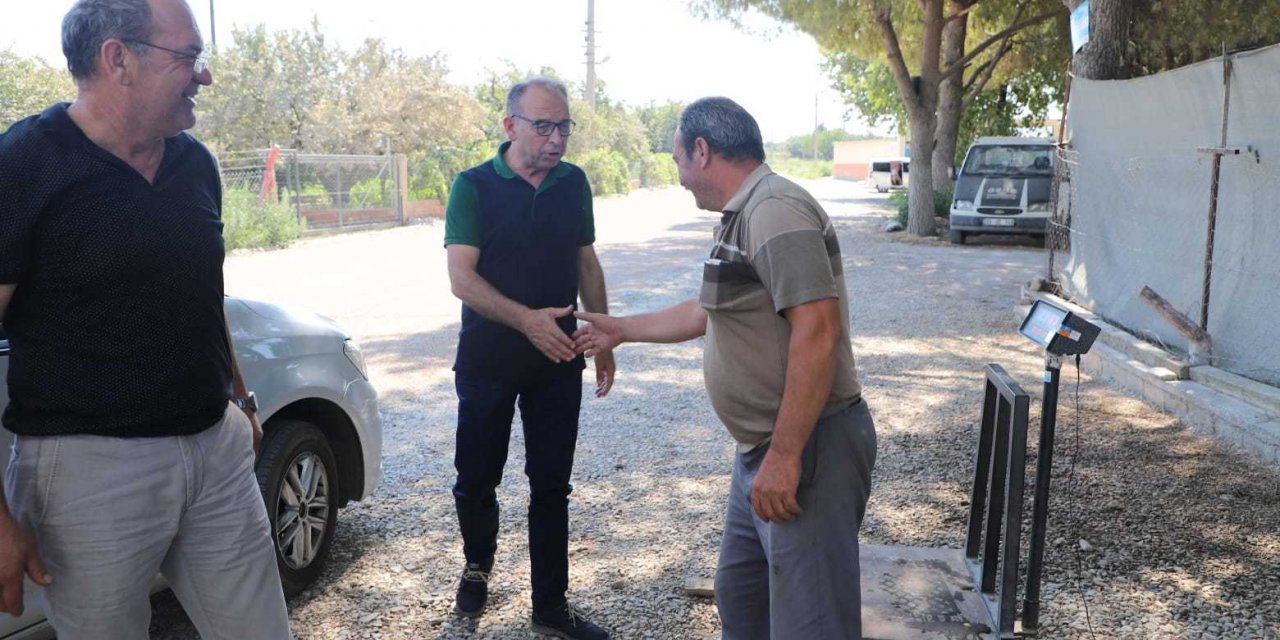 TURGUTLU BELEDİYESİ ACIBADEM YOLU'NU ASFALTLADI