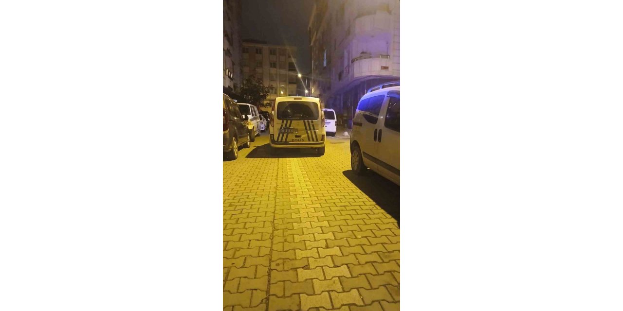 KARISINI BOĞARAK ÖLDÜRDÜ, POLİSİ ARADI