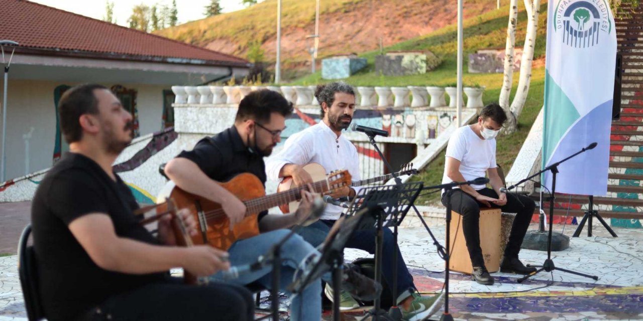 AKŞAMLAR ODUNPAZARI’NDA BİRLİKTE GÜZEL