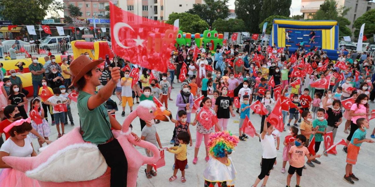 ANTALYA BÜYÜKŞEHİR’İN ÇOCUK ŞENLİĞİ BAŞLADI