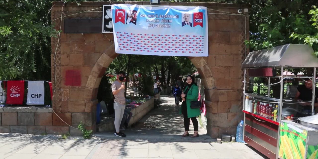 MUŞ ESKİ TSO BAŞKANI VE AKP MİLLETVEKİLİ ADAY ADAYI FATİH CENGİZ, CHP’YE GEÇTİ