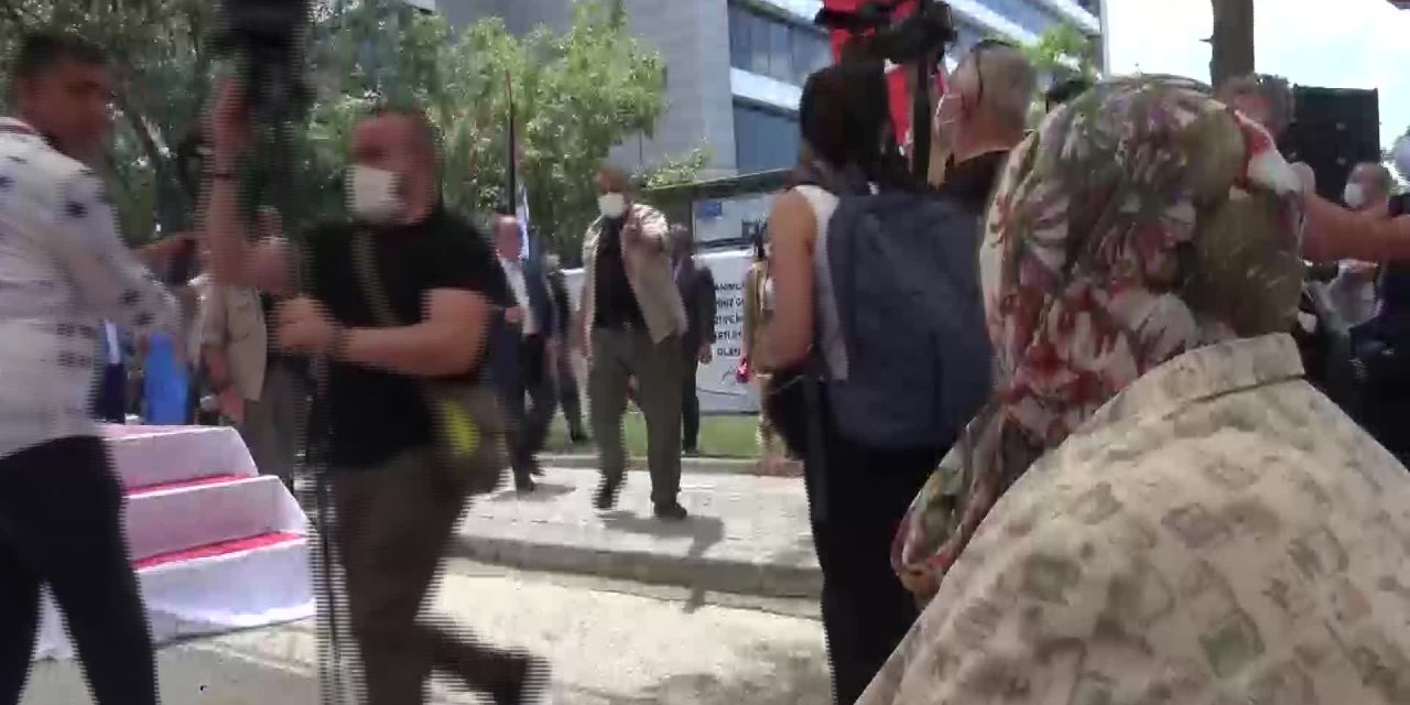 KILIÇDAROĞLU EDİRNE'DE 'KIYMET TEYZE'NİN ELİNİÖPTÜ, PARK AÇTI: "KIYMET TEYZE VERDİĞİ MÜCADELEYLE TEKNOLOJİYİ ALTÜST ETTİ"