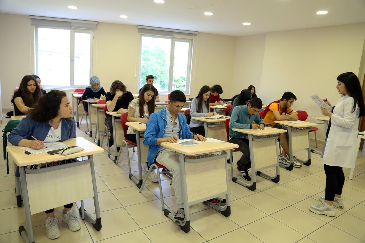 ATAŞEHİR BELEDİYESİ’NDEN 7 BİN ÖĞRENCİYE EĞİTİM DESTEĞİ