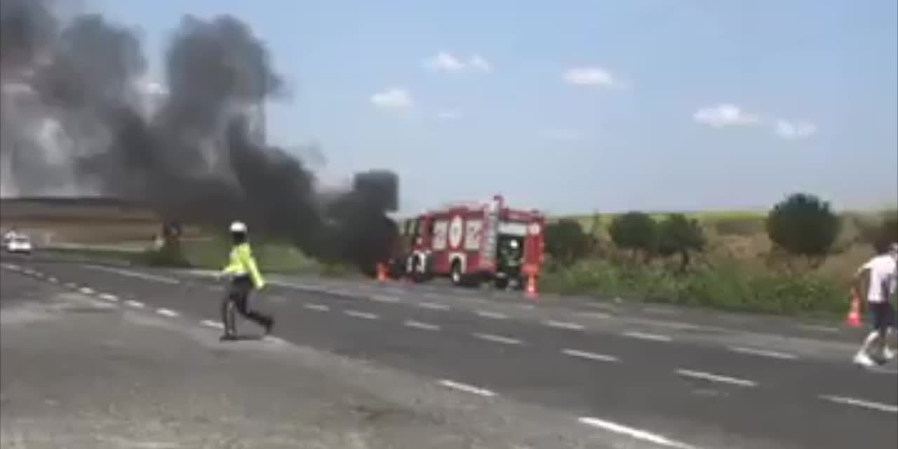 TEKİRDAĞ’DA 2 AYRI KAZADA, 2 OTOMOBİL YANDI