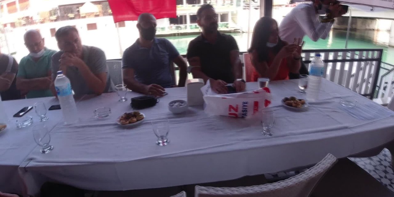 ARSUZ BELEDİYE BAŞKANI GÜVEN ESNAFLA BİR ARAYA GELDİ