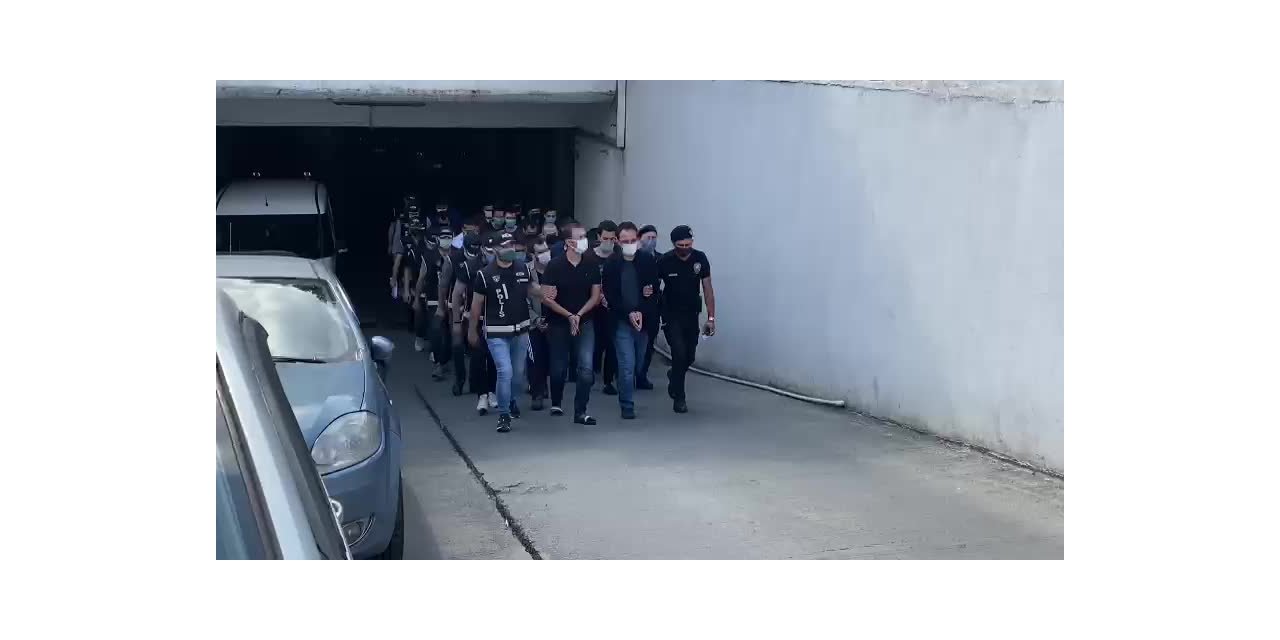 İSTANBUL'DA FETÖ OPERASYONUNDA GÖZALTINA ALINAN 19 ŞÜPHELİ ADLİYEDE