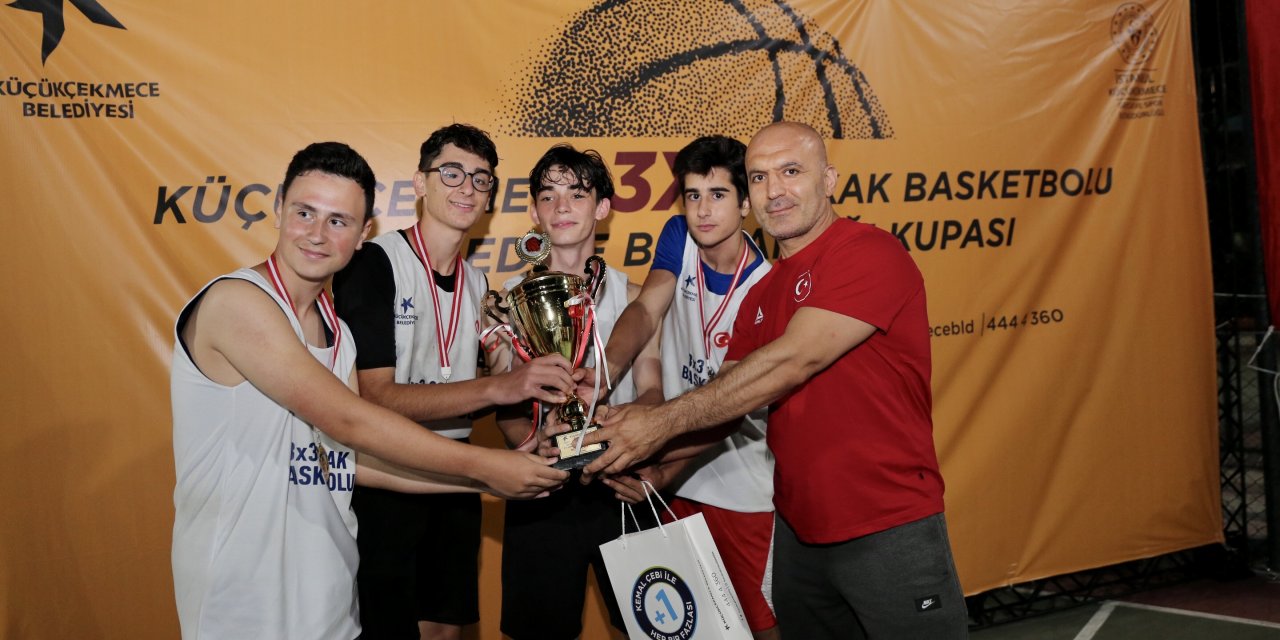 KÜÇÜKÇEKMECE’DEKİ 3X3 SOKAK BASKETBOLU TURNUVALARINDA KIYASIYA REKABET
