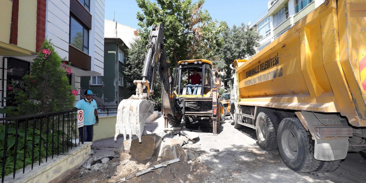 YENİMAHALLE BELEDİYESİ, ASFALTSIZ YOL, KALDIRIMSIZ SOKAK BIRAKMAMAK İÇİN ÇALIŞIYOR