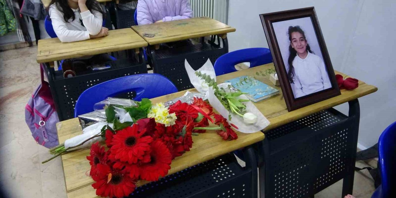 BOLU’DAKİ OTEL YANGININDA HAYATINI KAYBEDEN MİNA AKİŞLİ OKULUNDA ANILDI