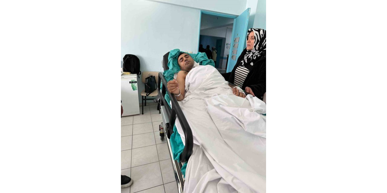 DÜNYA ŞAMPİYONU KİCK BOKSCU CAMİ GÖREVLİSİNİ BÖYLE DÖVDÜ