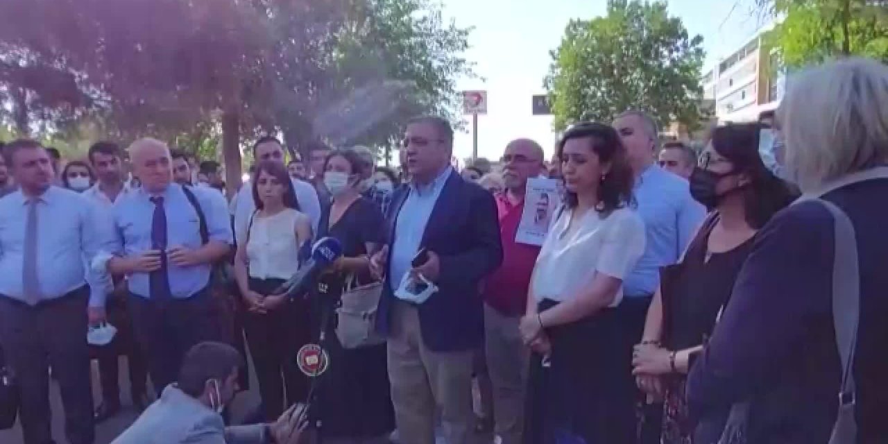 TAHİR ELÇİ DAVASINDA, TANIKLAR İFADE DEĞİŞTİRDİ. TANIK ATAŞ: "SAVCI, İSTEDİĞİİFADEYİ VERİRSEM BENİ BIRAKACAĞINI SÖYLEDİ"