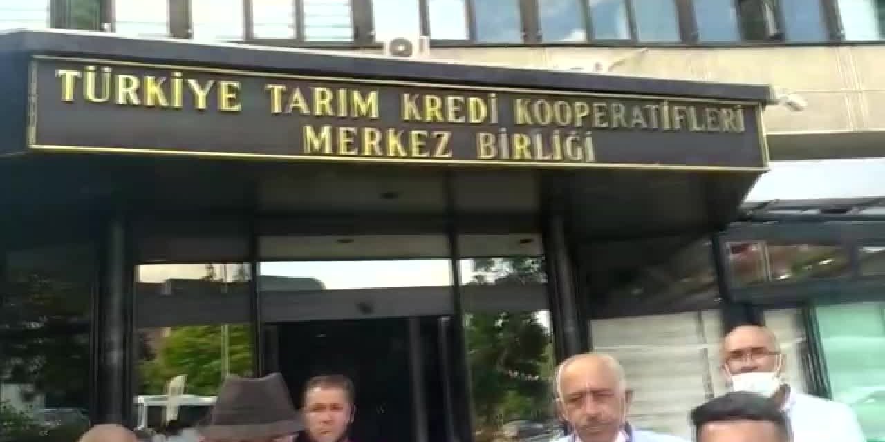 ÇİFTÇİLER, KENDİLERİNE RANDEVU VERMEYEN GENEL MÜDÜRÜ PROTESTO ETTİ