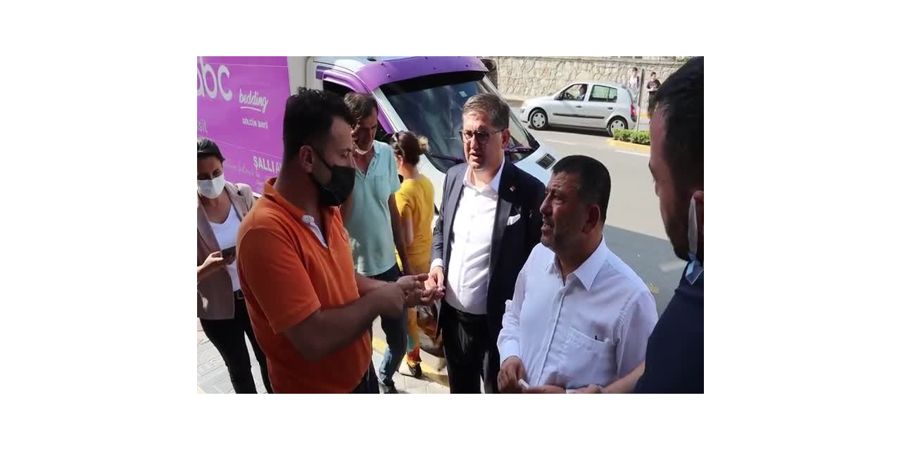 KOCAELİLİ ESNAF DERT YANDI: “EKONOMİ KÖTÜYE GİDİYORSA, KEMER SIKILSIN. LÜKS ARABALARA PARA HARCAMAYA NE GEREK VAR?”