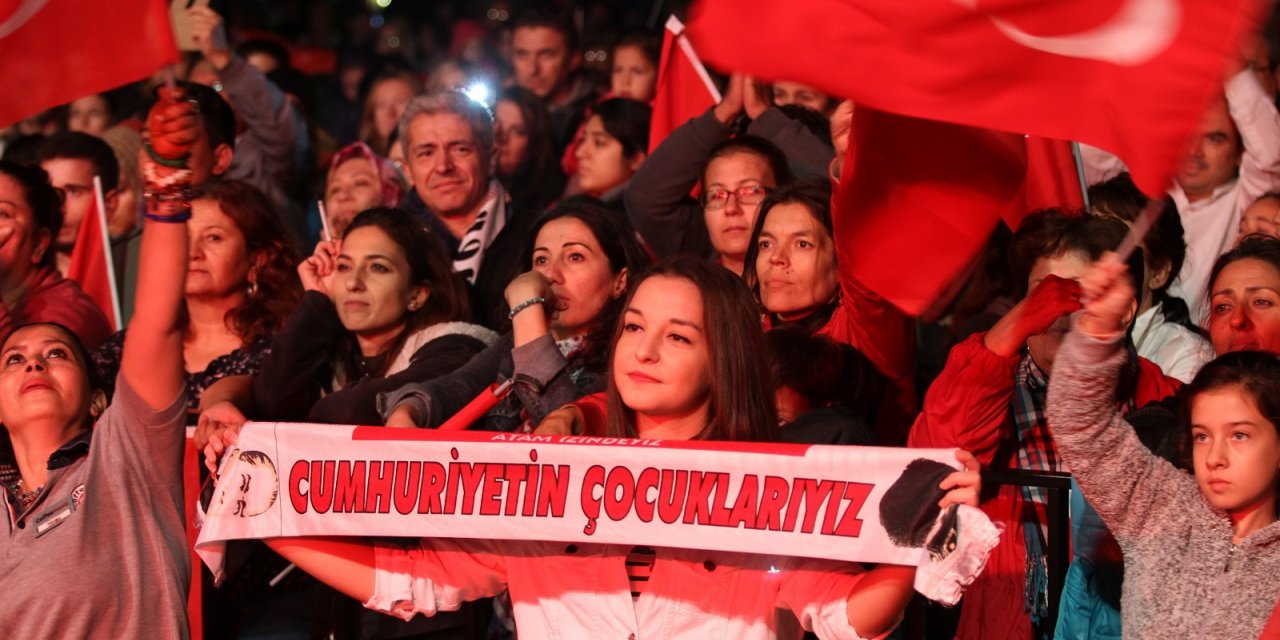 İZMİR'DE BİN 500 KİŞİ ATATÜRK İÇİN ZEYBEK OYNAYACAK