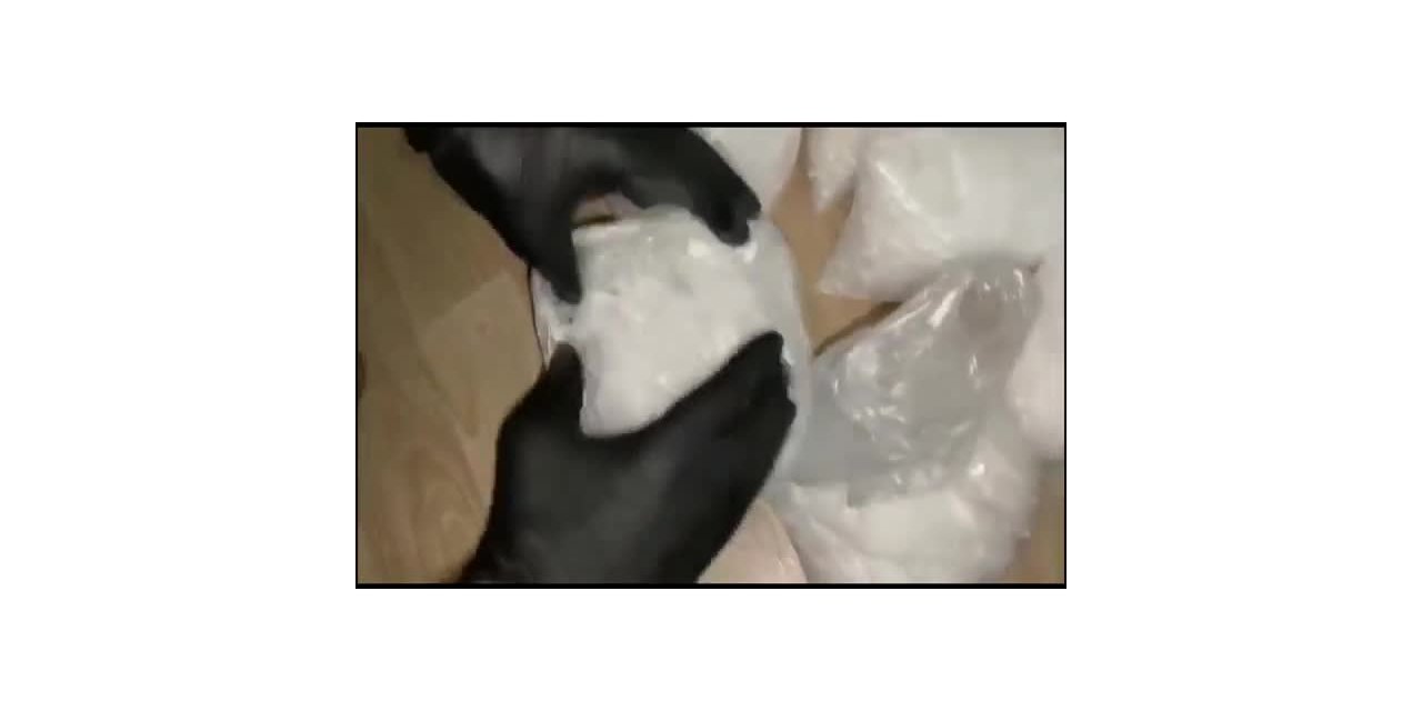 İSTANBUL'DA SOKAK SATICILARINA YÖNELİK UYUŞTURUCU OPERASYONU: 46 KİŞİ YAKALANDI