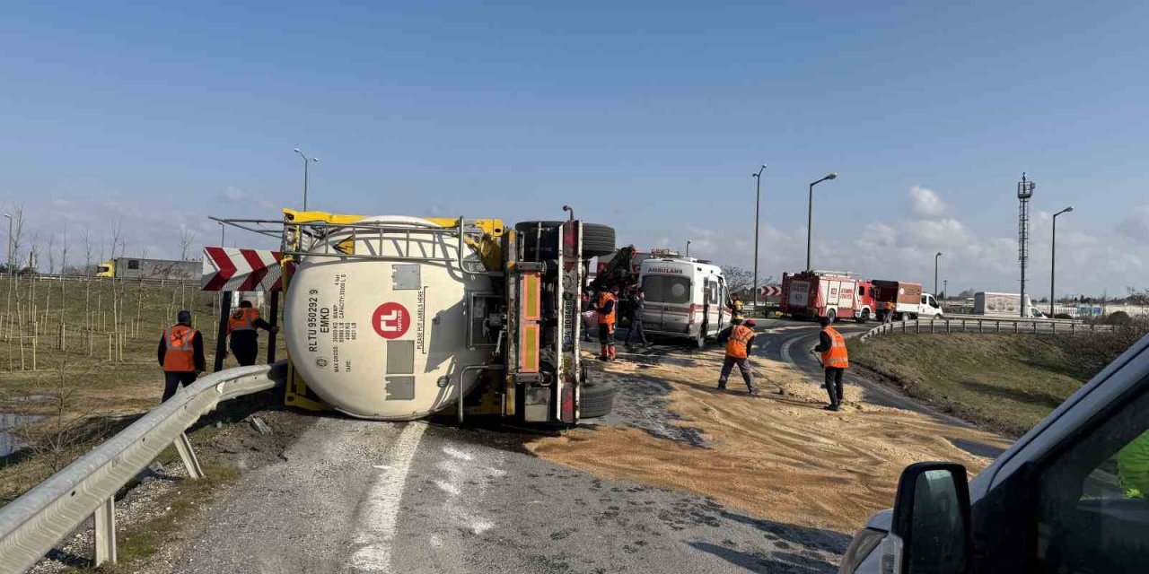 TEM’DE TANKER DEVRİLDİ: 1 YARALI