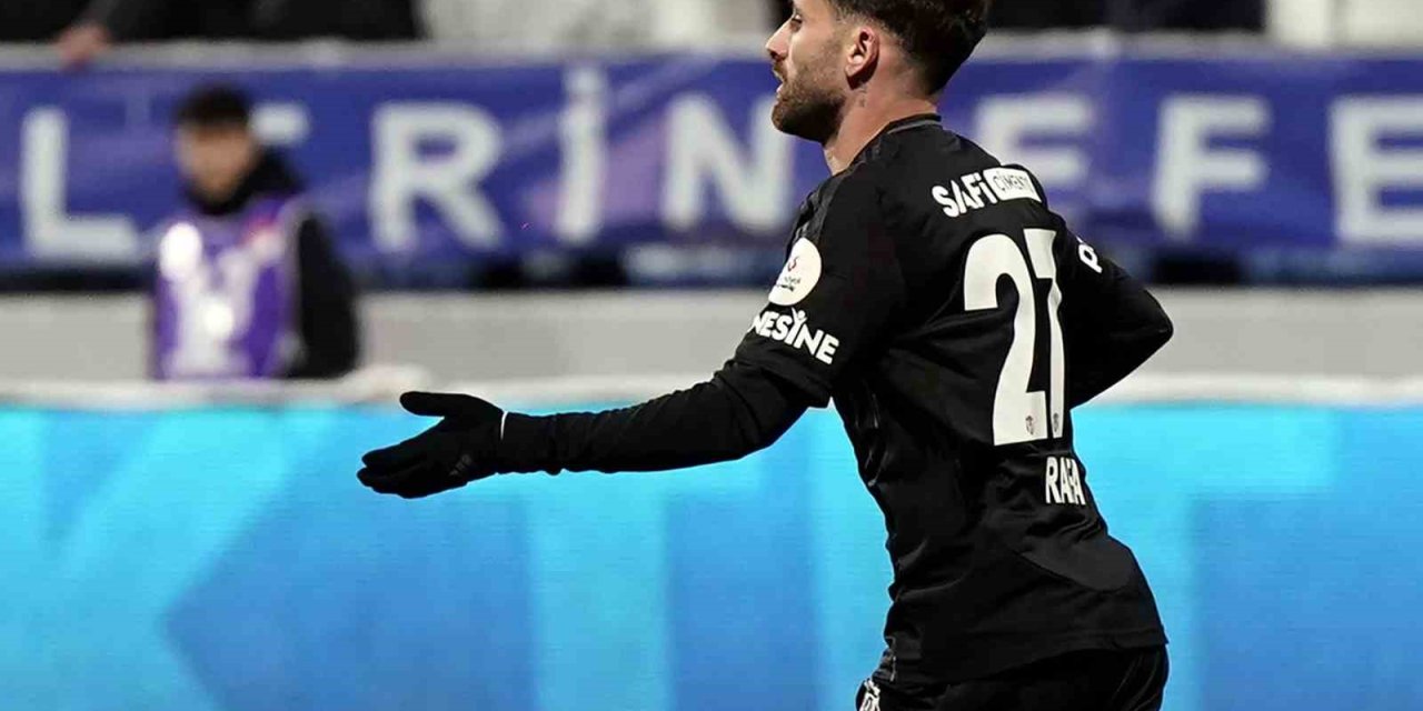 TRENDYOL SÜPER LİG: EYÜPSPOR: 1 - BEŞİKTAŞ: 2 (İLK YARI)