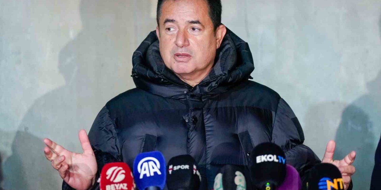 ACUN ILICALI: "BİZ ARI KOVANINA ÇOMAĞI SOKTUK"