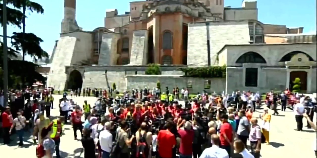 İSTANBUL'DA 251 MOTOSİKLETÇİ, 15 TEMMUZ ŞEHİTLERİİÇİN ANMA TURU ATTI